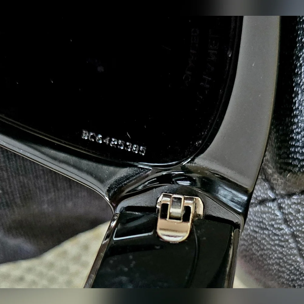 CHANEL CH5271 Women's Black and Chrome Cat Eye Sunglasses Size:OS Made In Italy - Picture 5 of 16